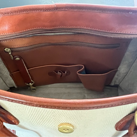 Handbag - Picture 7 of 8